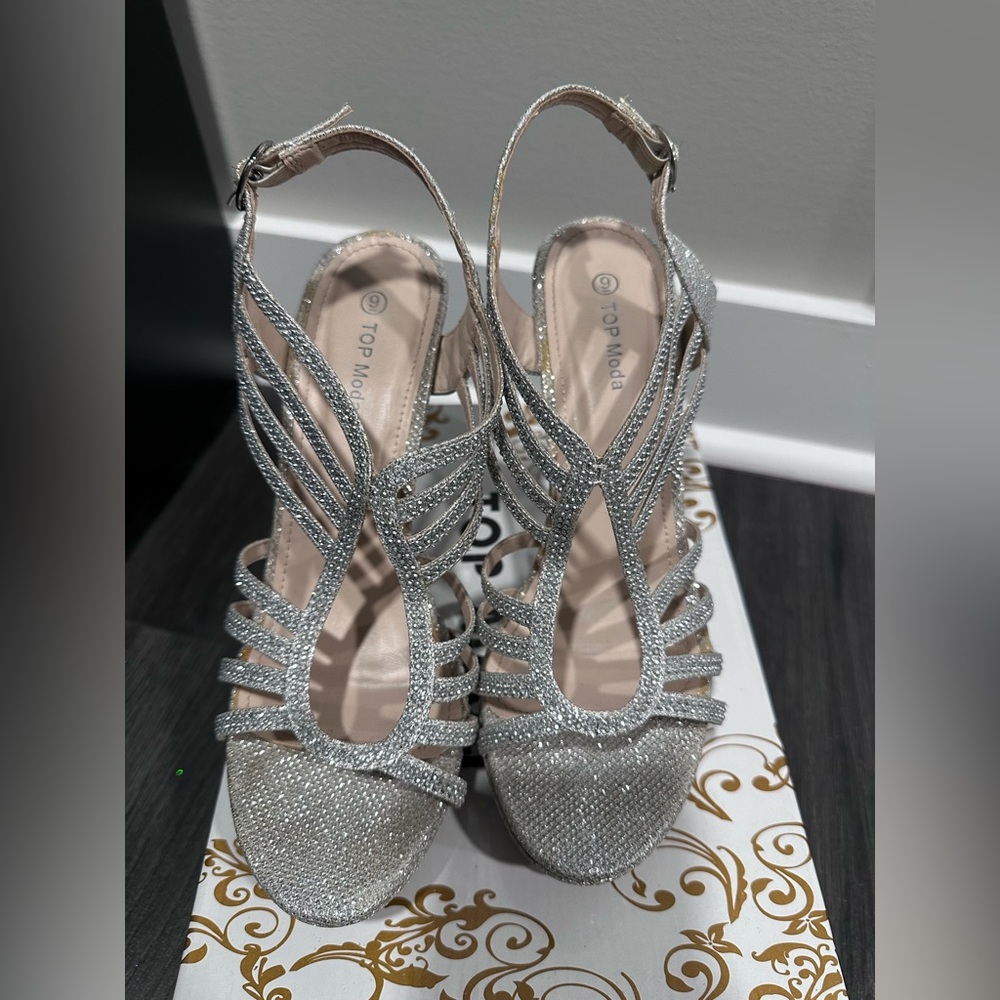 TOP Moda Glittering Silver Strappy Heels